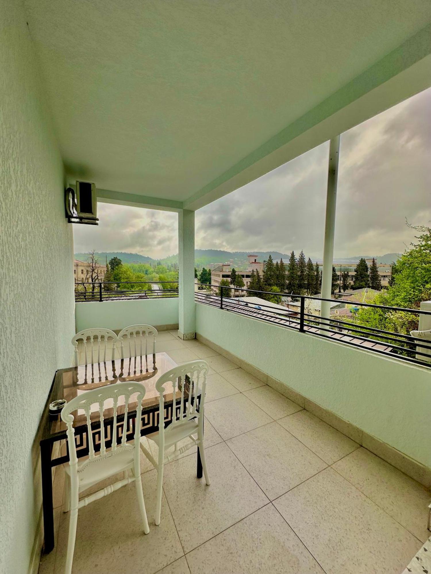 Hotel Balcony Kutaisi Exterior foto